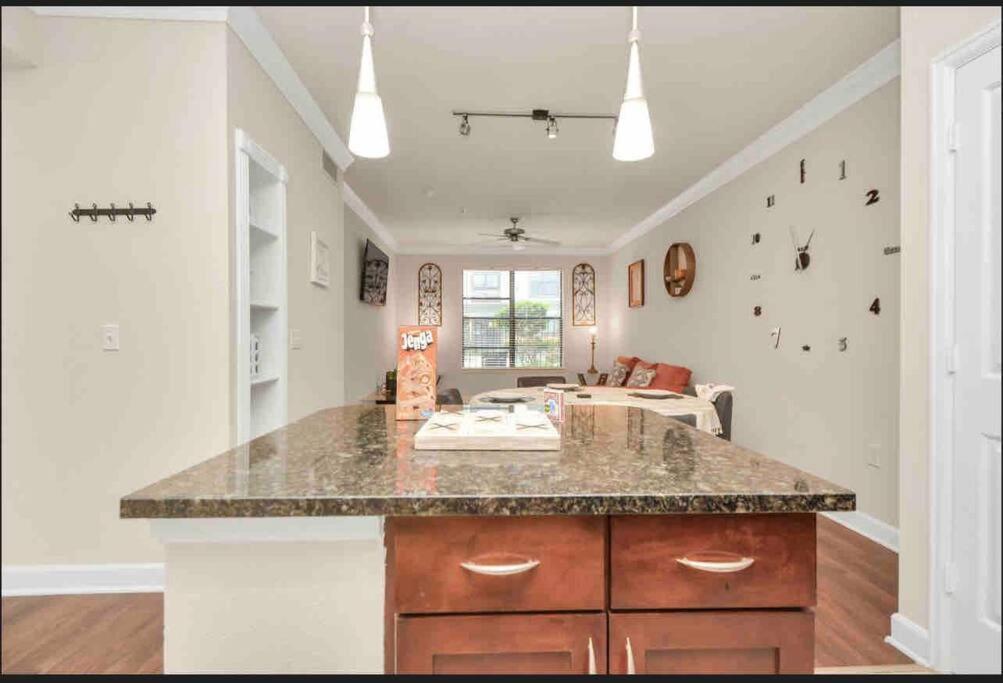 Luxury 1Bedroom/Pool View/ Galleria W/Study Desk Houston Exterior foto